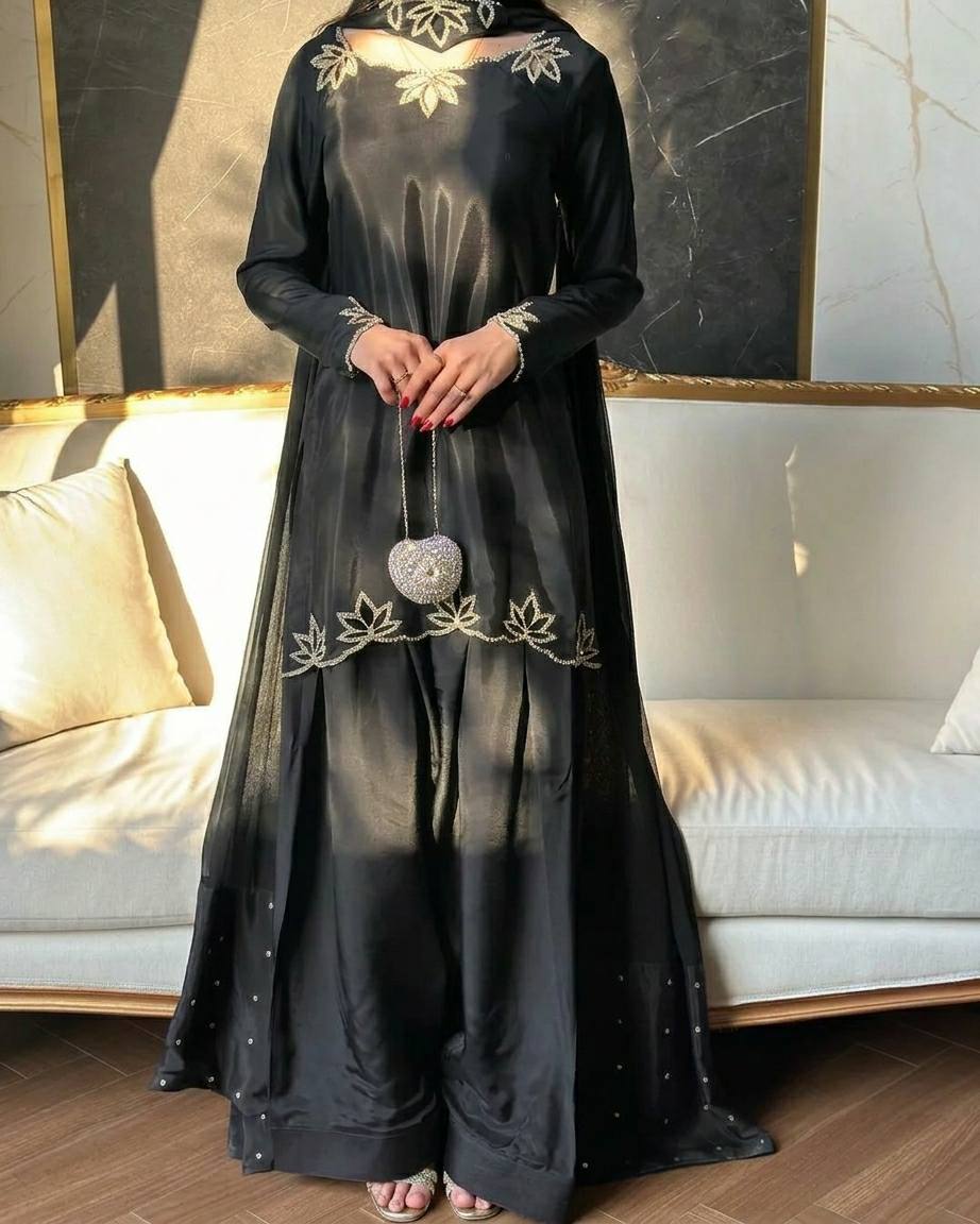 The Midnight Onyx Lotus-Embroidered Silk Set